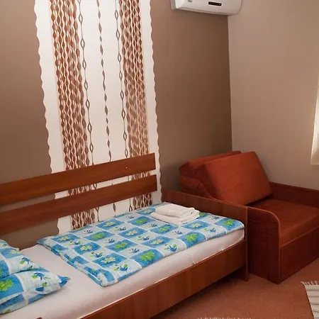Bed & Breakfast Korona 2*